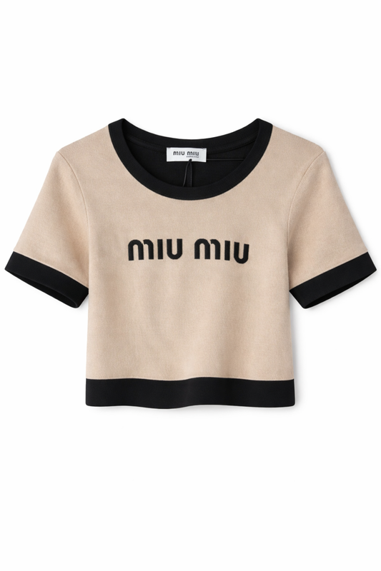 Miu Miu бежова кьса блуза с лого и контрастни детайли