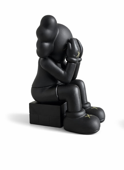 Фигурка KAWS Passing Through