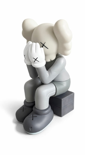 Фигурка KAWS Passing Through