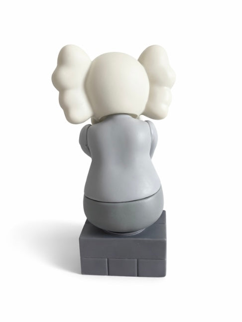 Фигурка KAWS Passing Through